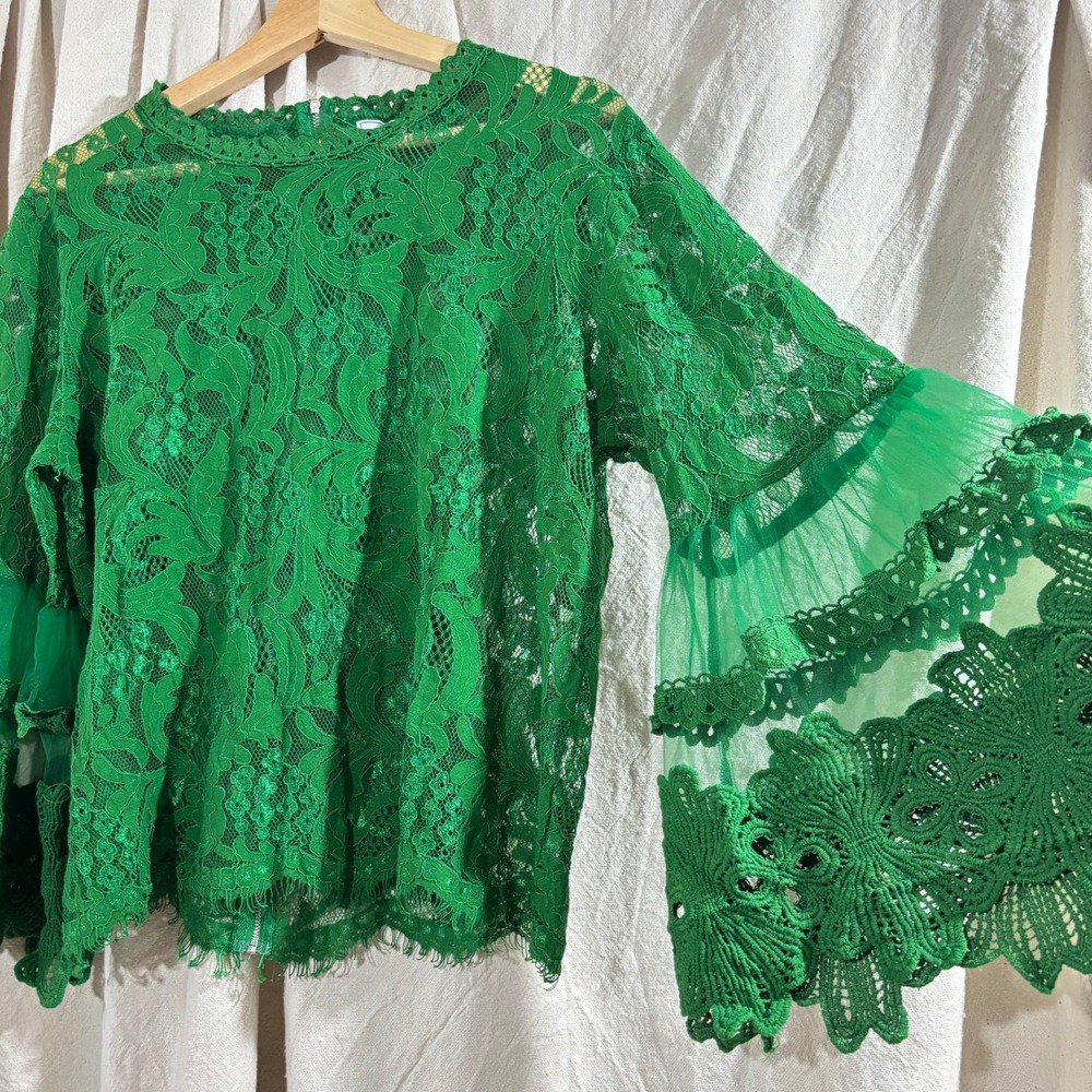 WoWo Green Floral Lace Bell Sleeve Top Womens 1X Full Zip Back Tulle Trim Blouse
